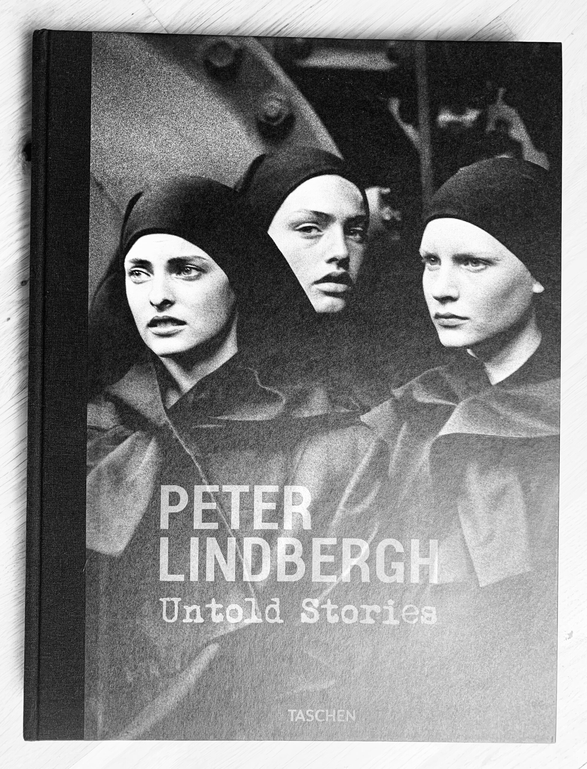 Buchbesprechung „Peter Lindbergh – Untold Stories“
